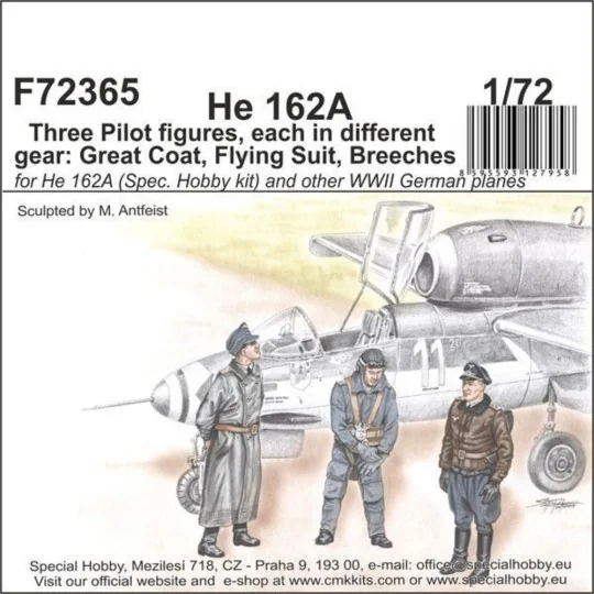 He 162-Three Pilot figures,each i.different gear:Great Coat,Flying ...