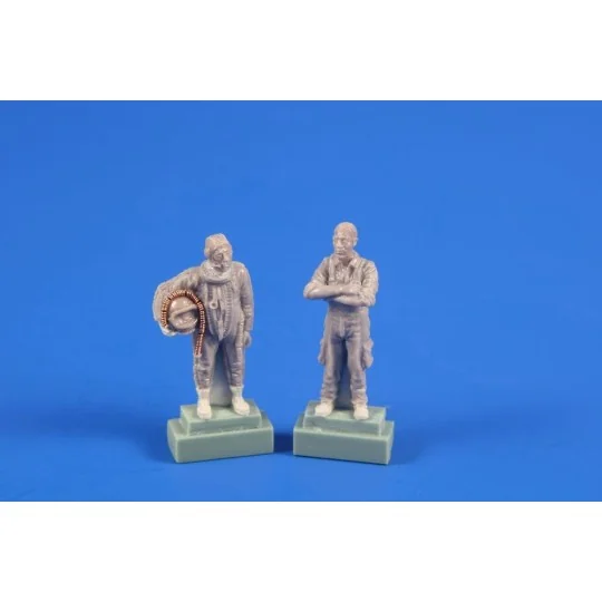 MiG-21 PF/PFM Pilot (in High Altitude Pressure Suit) and Ground Cre...