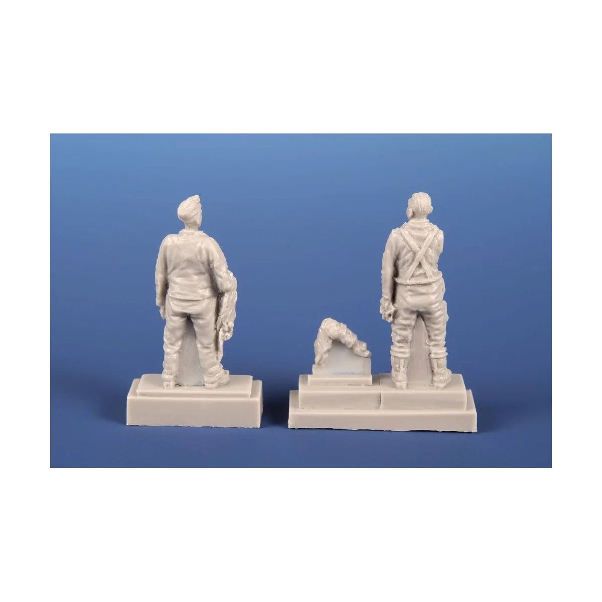 Bf 109E ace A. Galland and mechanic, 1/72 - CMK 129-F72369