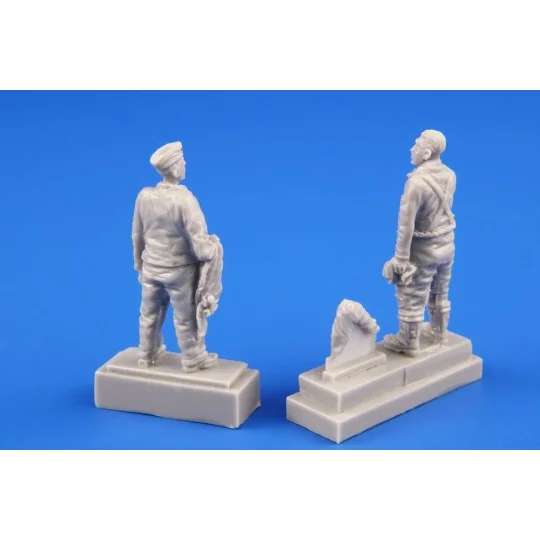 Bf 109E ace A. Galland and mechanic, 1/72 - CMK 129-F72369