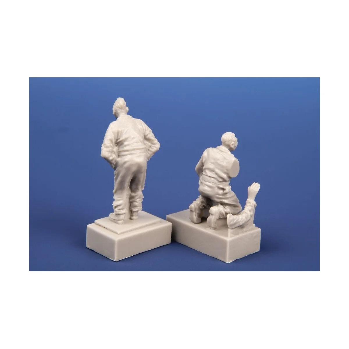 German He 162A Mechanics (2 pcs.), 1/72 - CMK 129-F72372 German He 162A Mechanics (2 pcs.), 1/72 - CMK 129-F72372