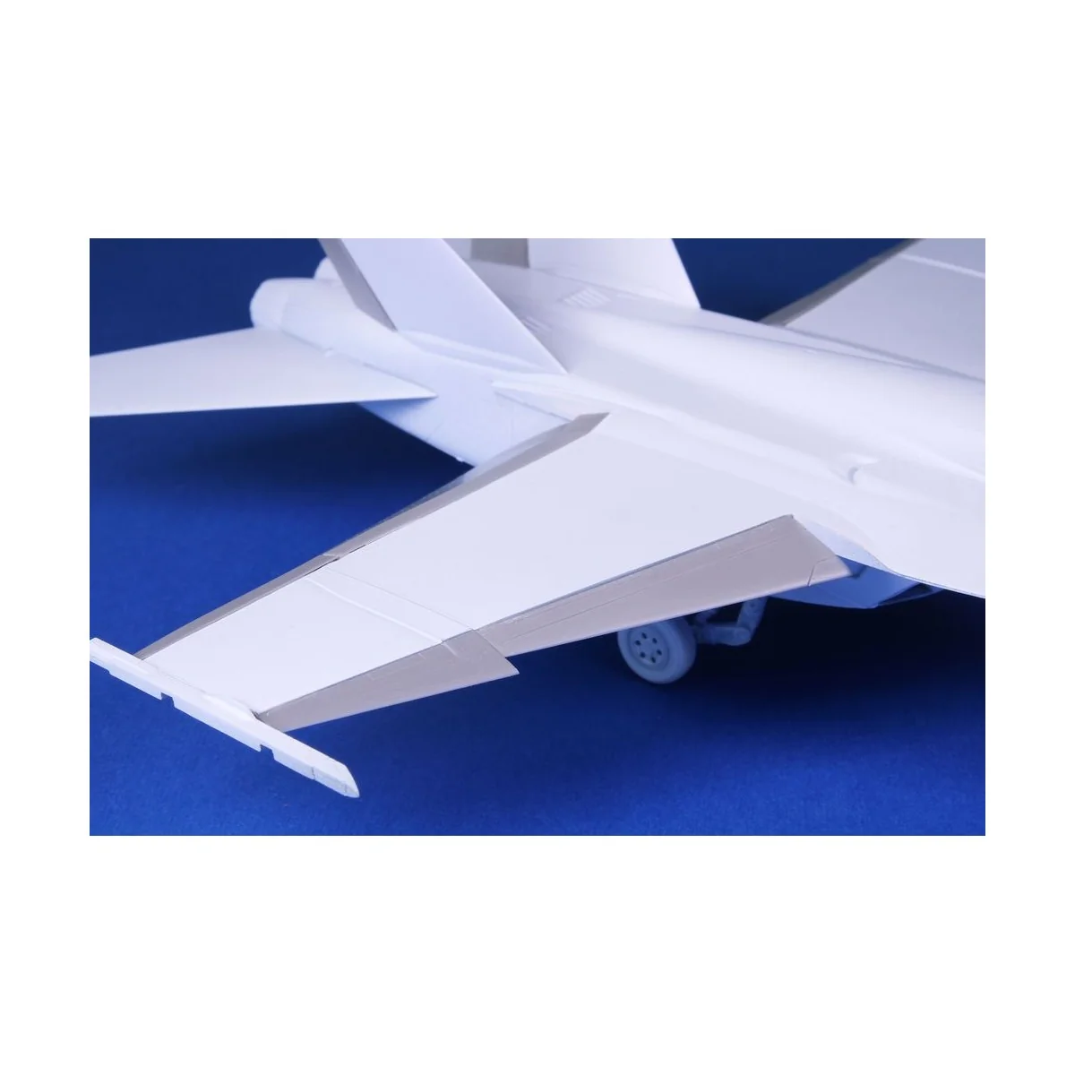 F-18E/F Control Surfaces - CMK 129-7477