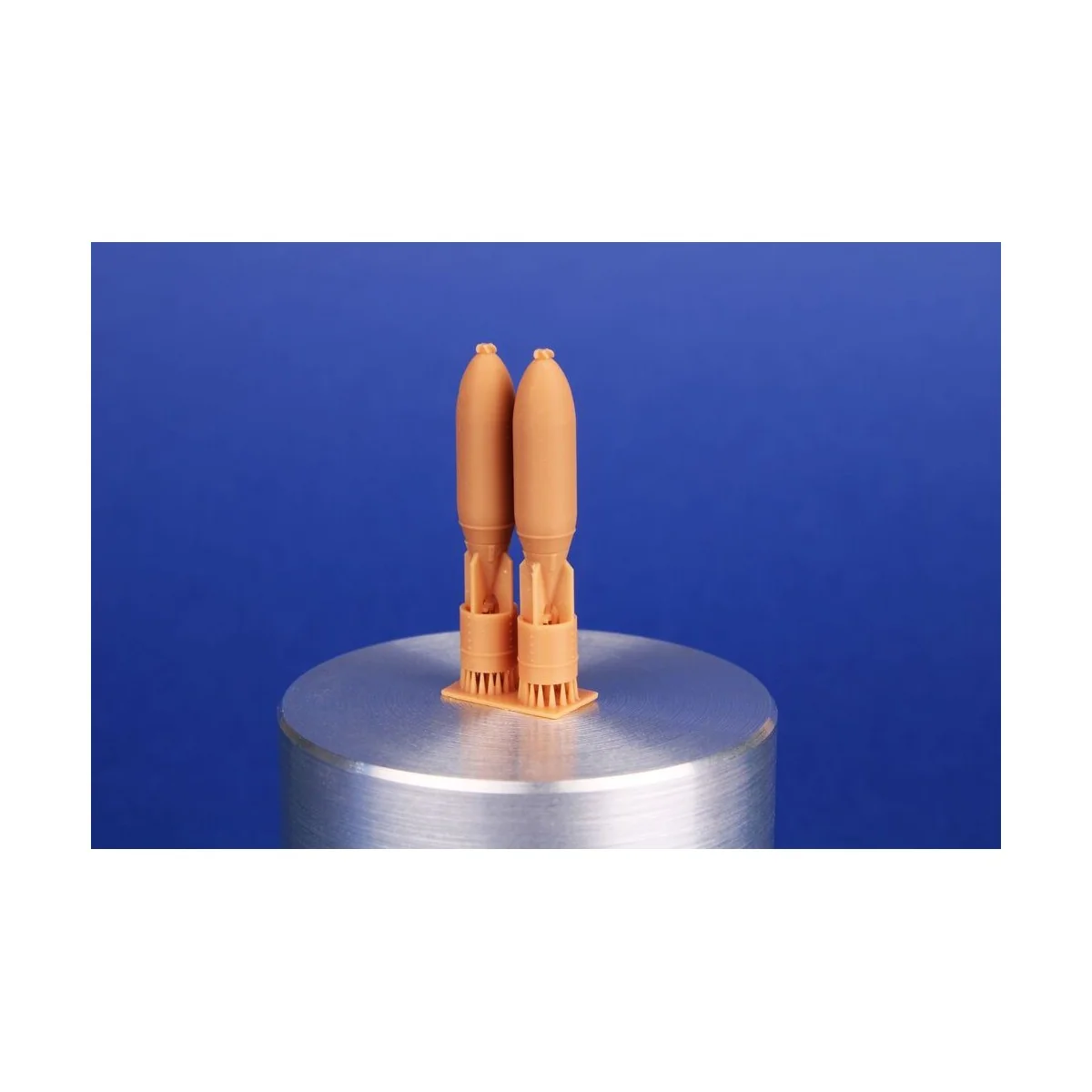 British WWII MC 500lb bomb Mk.IV (2pcs.), 1/72 - CMK 129-P72030