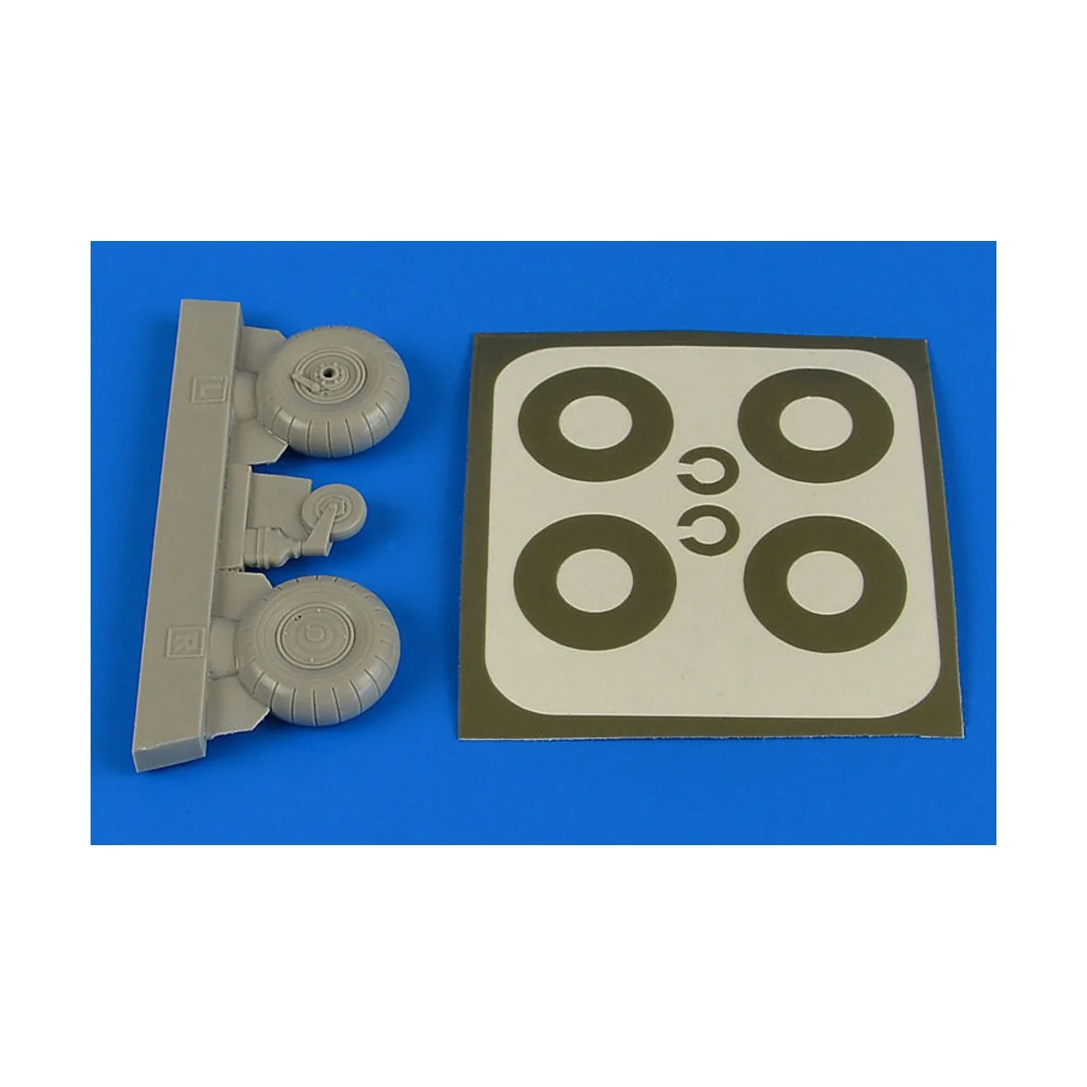 Bucker Bu 131 wheels & paint masks transverse tread with disc cover...