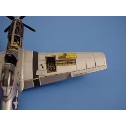 P-51D Mustang Waffenschächte mit Bewaffnung. - Aires 4082