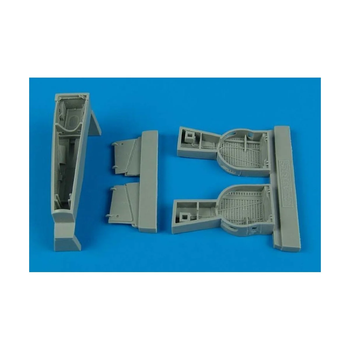 P-39 Airacobra wheel bays für Hasegawa Bausatz, 1/48 - Aires 4420 P-39 Airacobra wheel bays für Hasegawa Bausatz, 1/48 - Aires 4420