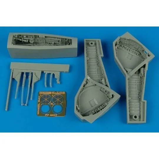 F-105 Thunderchief wheel bay - Aires 4437