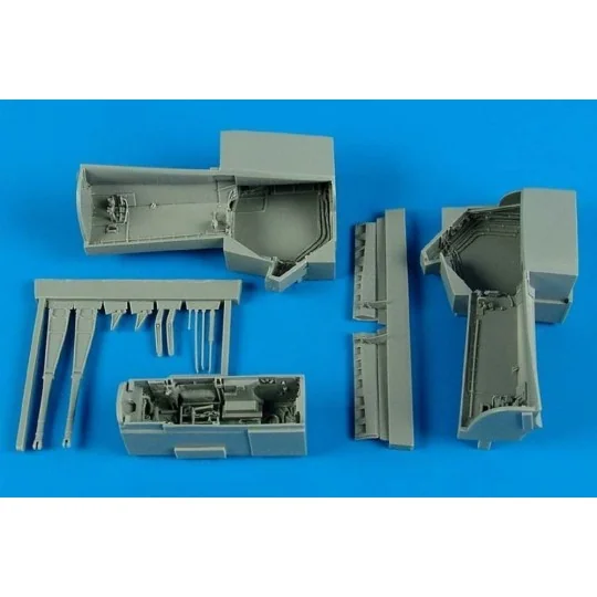 EA-6B Prowler wheel bay fir Kinetic, 1/48 - Aires 4570