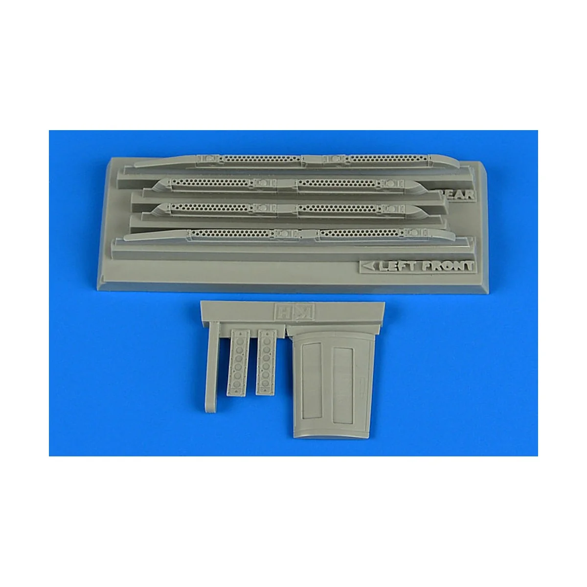 Su-17/22 M3/M4 Fitter K fully loaded chaff/flare dispensers f.Kitty... Su-17/22 M3/M4 Fitter K fully loaded chaff/flare dispensers f.Kitty...