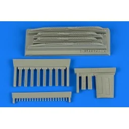 Su-17/22M3/M4 Fitter K covered chaff/fla dispensers for Kitty Hawk,...