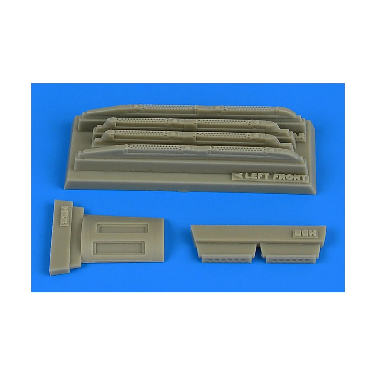Su17M3/M4 Fitter K fully louded chaff/ flare dispensers f.HobbyBoss...