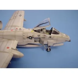 A-10A Thunderbolt II Cockpit Set, Bewaffnung, Elektronikschächte fü...