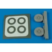 Mi-17 Hip H wheels & paint masks für Trumpeter Bausatz, 1/72 - Aire... Mi-17 Hip H wheels & paint masks für Trumpeter Bausatz, 1/72 - Aire...