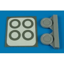 P-40 wheels & paint masks (type B), 1/72 - Aires 7258