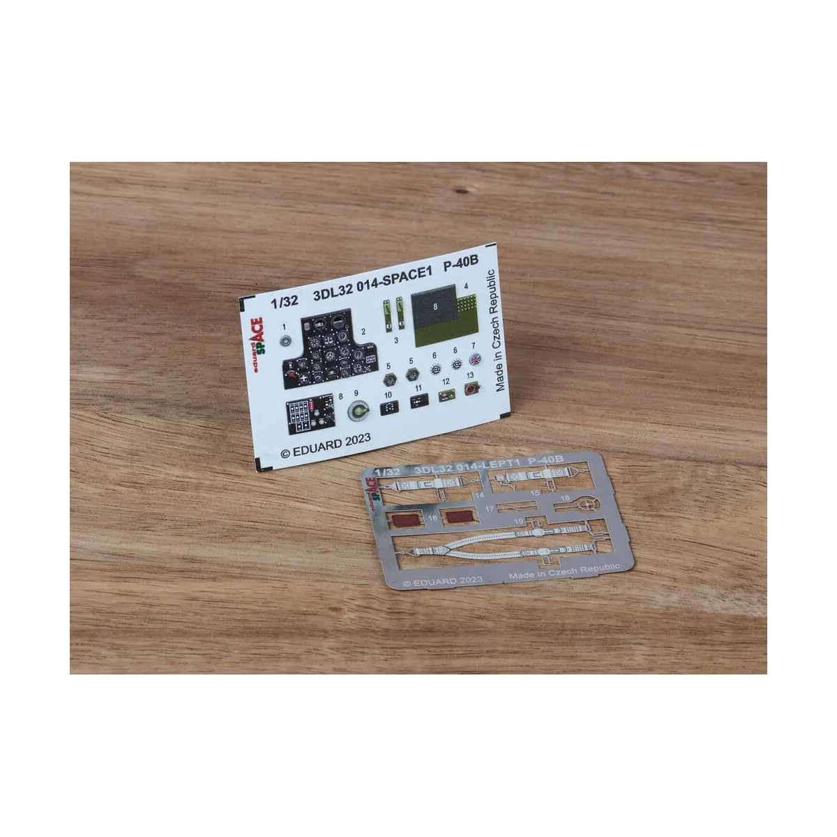 P-40B SPACE 1/32 GREAT WALL HOBBY - Eduard Accessories 3DL32014