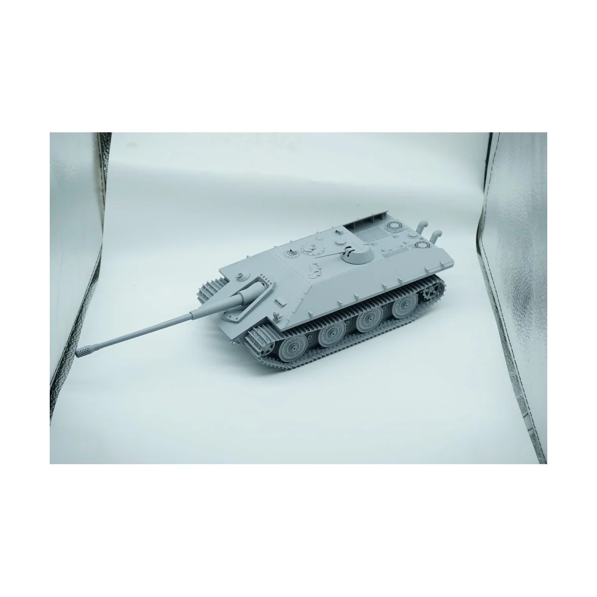 German WWII E-60 Heavy jadge panther late type with 105mm gun, 1/35...
