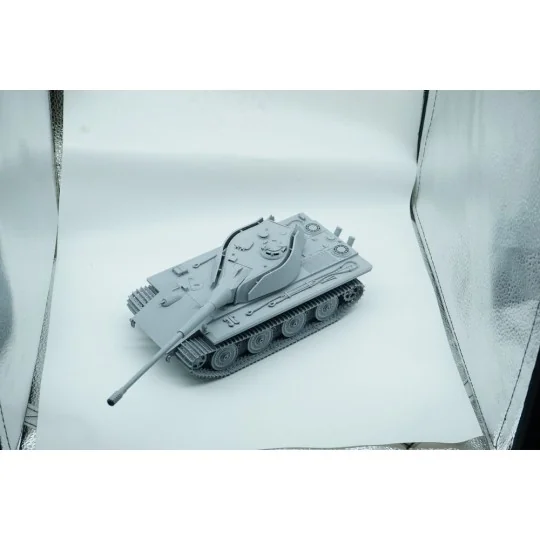 Fist of War German E60 ausf.D 12.8cm tank late type, 1/35 - Modelco...