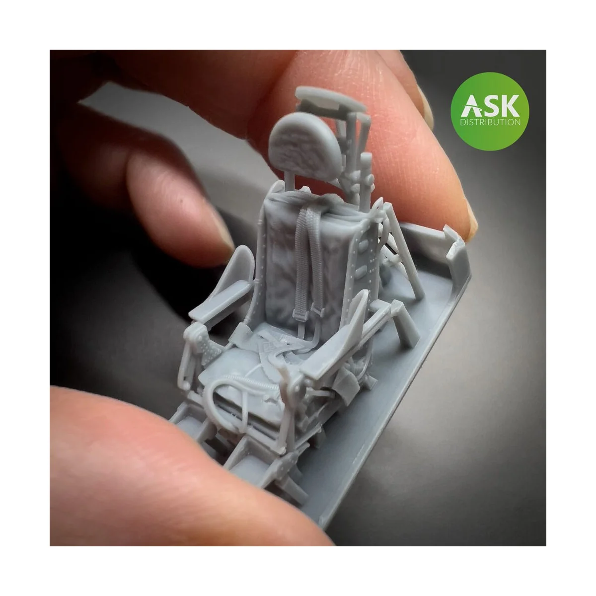 F-84F Thunderstreak ejection seat with seat belts, 1/48 - Art Scale...