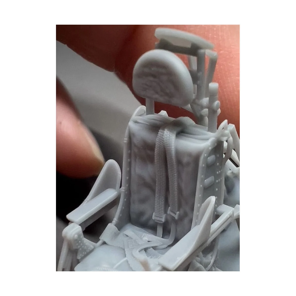 F-84F Thunderstreak ejection seat with seat belts, 1/48 - Art Scale...