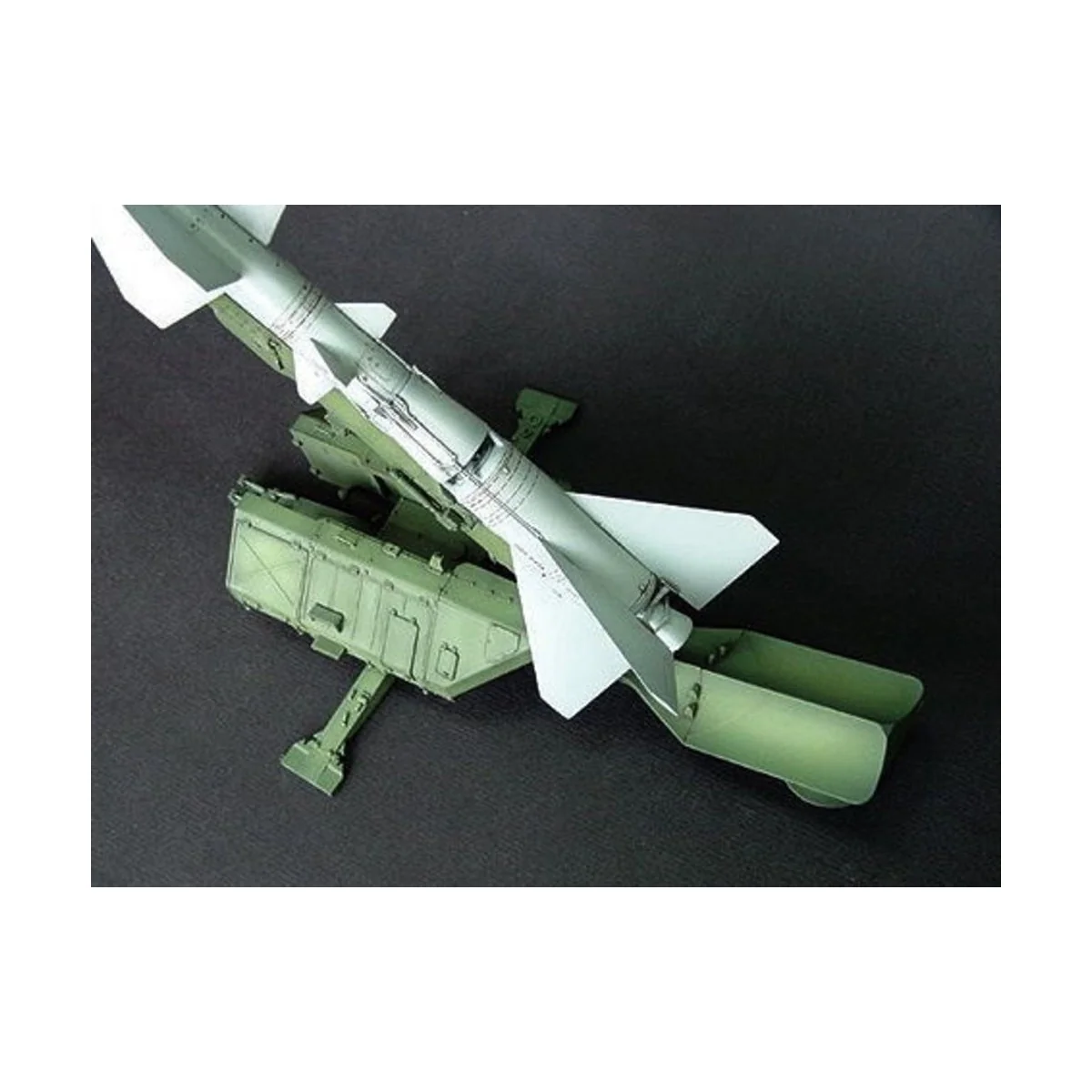 SA-2 Guideline Missile w/Launcher Cabin, 1/35 - Trumpeter 00206