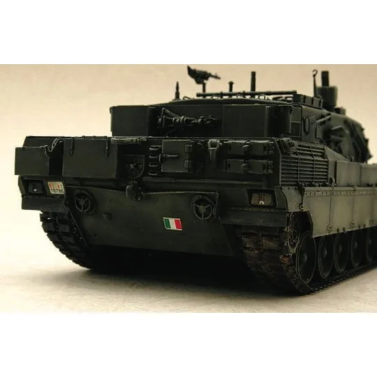 Italienischer Panzer C-1 Ariete, 1/35 - Trumpeter 00332 Italienischer Panzer C-1 Ariete, 1/35 - Trumpeter 00332