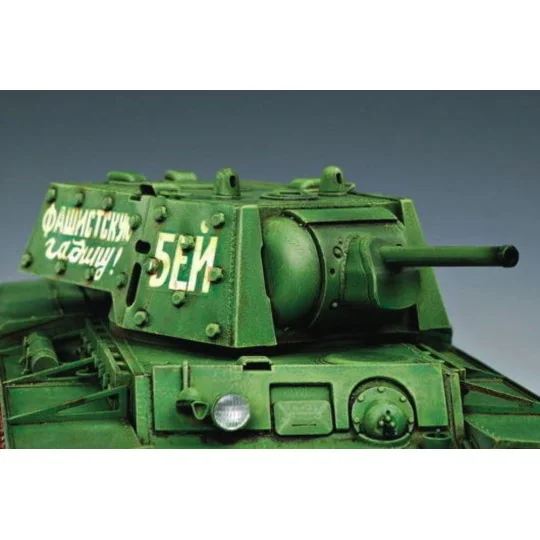 Russian KV-1's Ehkranami - Trumpeter 00357