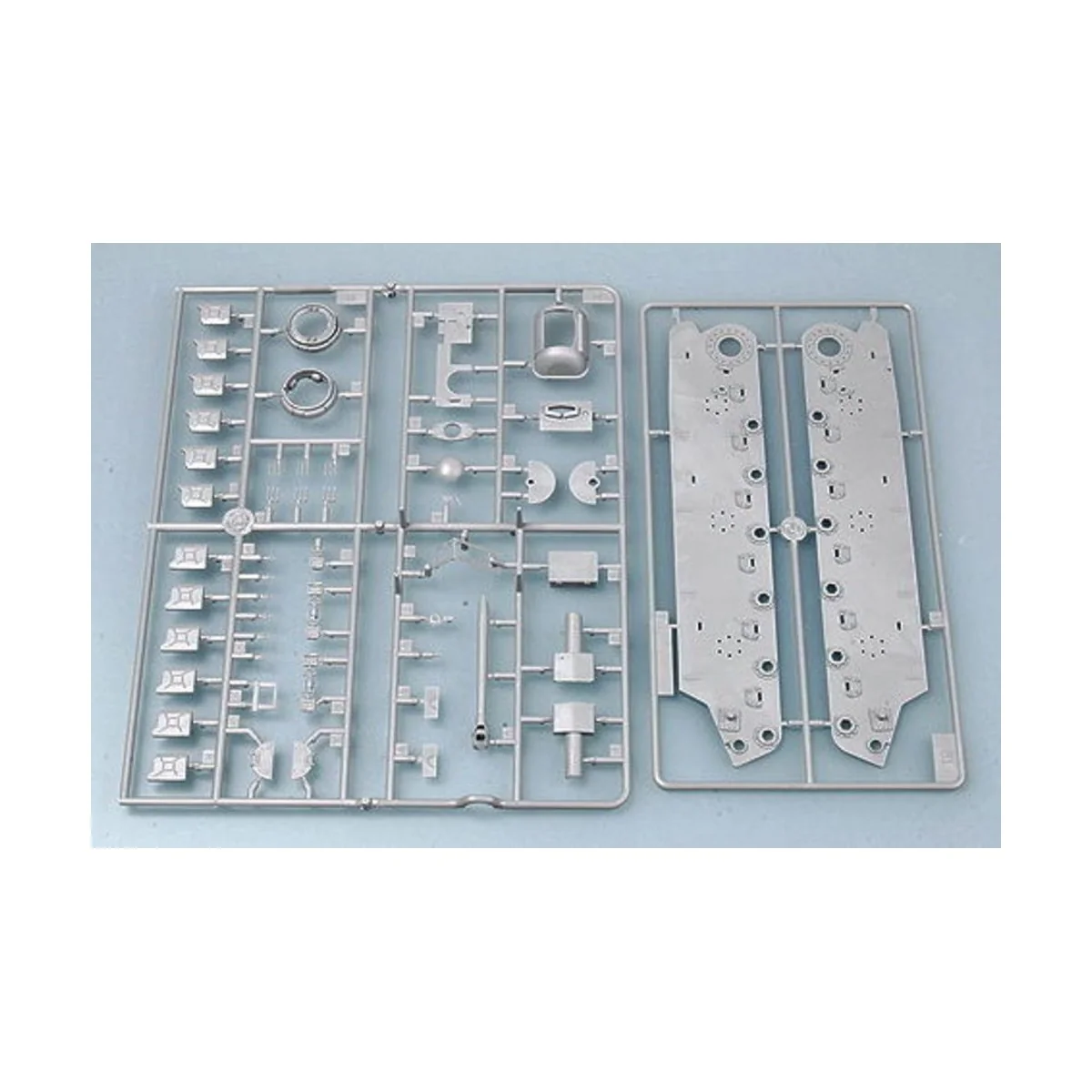 German Pz.Kpfm. KV-1 756(r) Tank, 1/35 - Trumpeter 00366 German Pz.Kpfm. KV-1 756(r) Tank, 1/35 - Trumpeter 00366