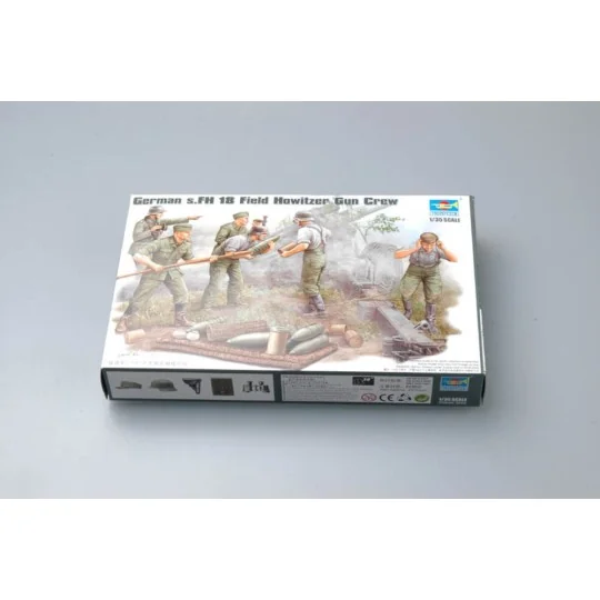 German Field Howitzer Gun Crew on firing, 1/35 - Trumpeter 00425