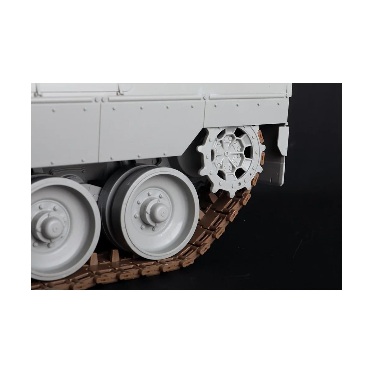 German Leopard 2A6 MBT, 1/16 - Trumpeter 00966