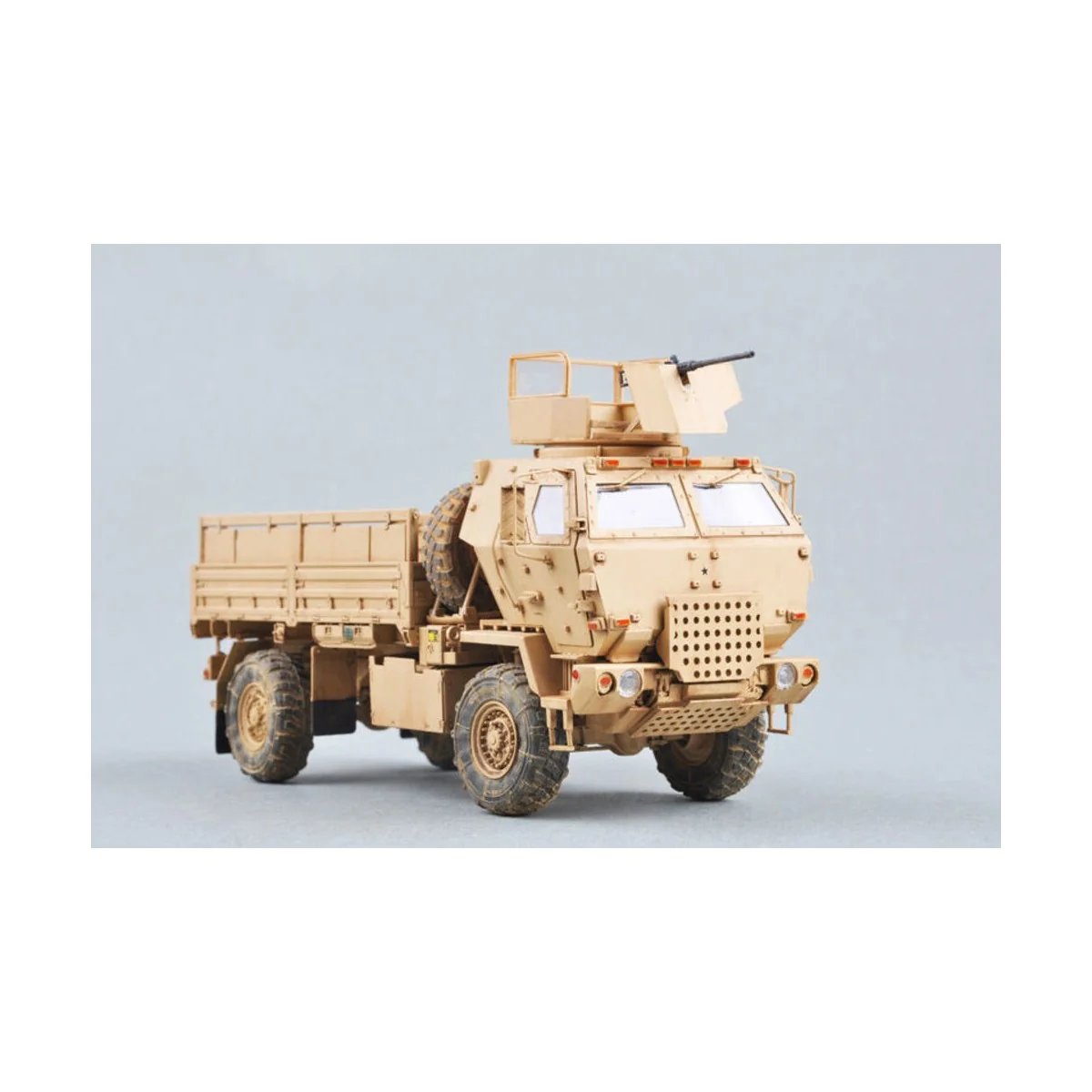 M1078 LMTV (Armor CAB), 1/35 - Trumpeter 01009 M1078 LMTV (Armor CAB), 1/35 - Trumpeter 01009