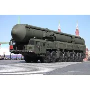 15U175 TEL of RS-12M1 Topol-M ICBM complex - Trumpeter 01082
