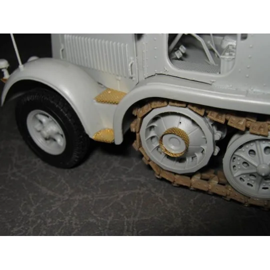 2 cm Flakvierling 38 Selbstfahrlafette (Sd.Kfz.7/1 early version), ...