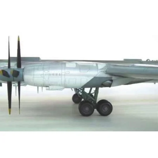 Tupolev Tu-95 MS Bear-H, 1/72 - Trumpeter 01601 Tupolev Tu-95 MS Bear-H, 1/72 - Trumpeter 01601