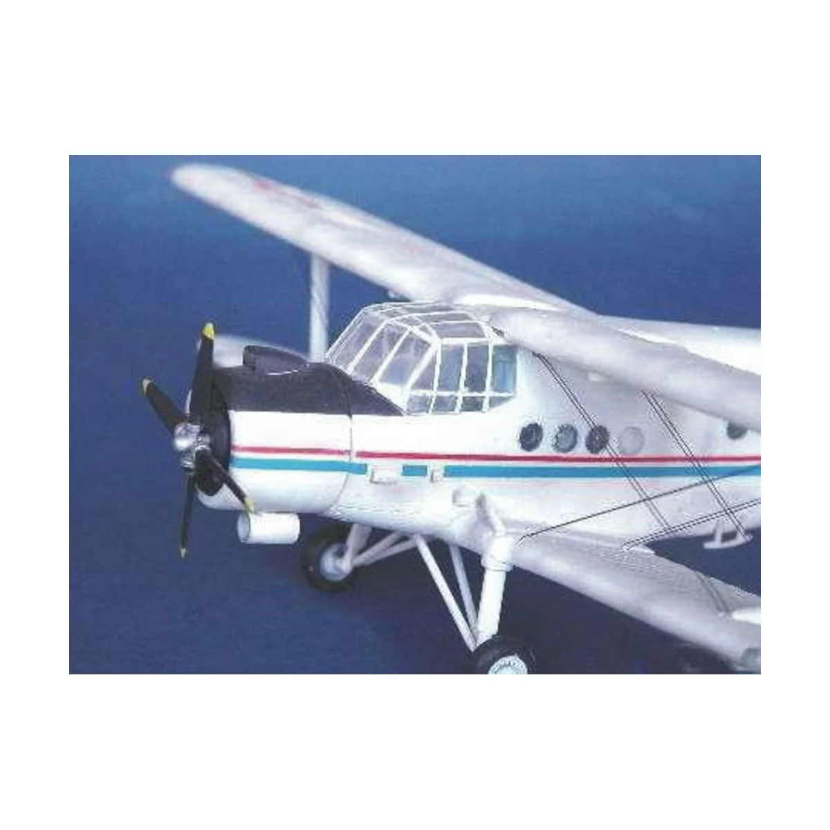 Antonov An-2 Colt / Nanchang Y-5, 1/72 - Trumpeter 01602