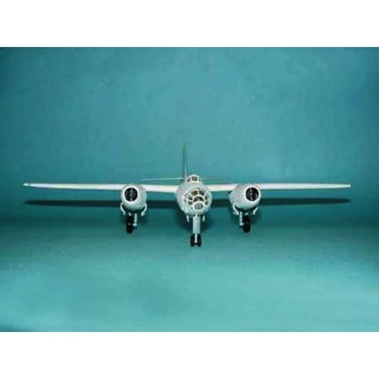 Harbin H-5 Bomber, 1/72 - Trumpeter 01603 Harbin H-5 Bomber, 1/72 - Trumpeter 01603