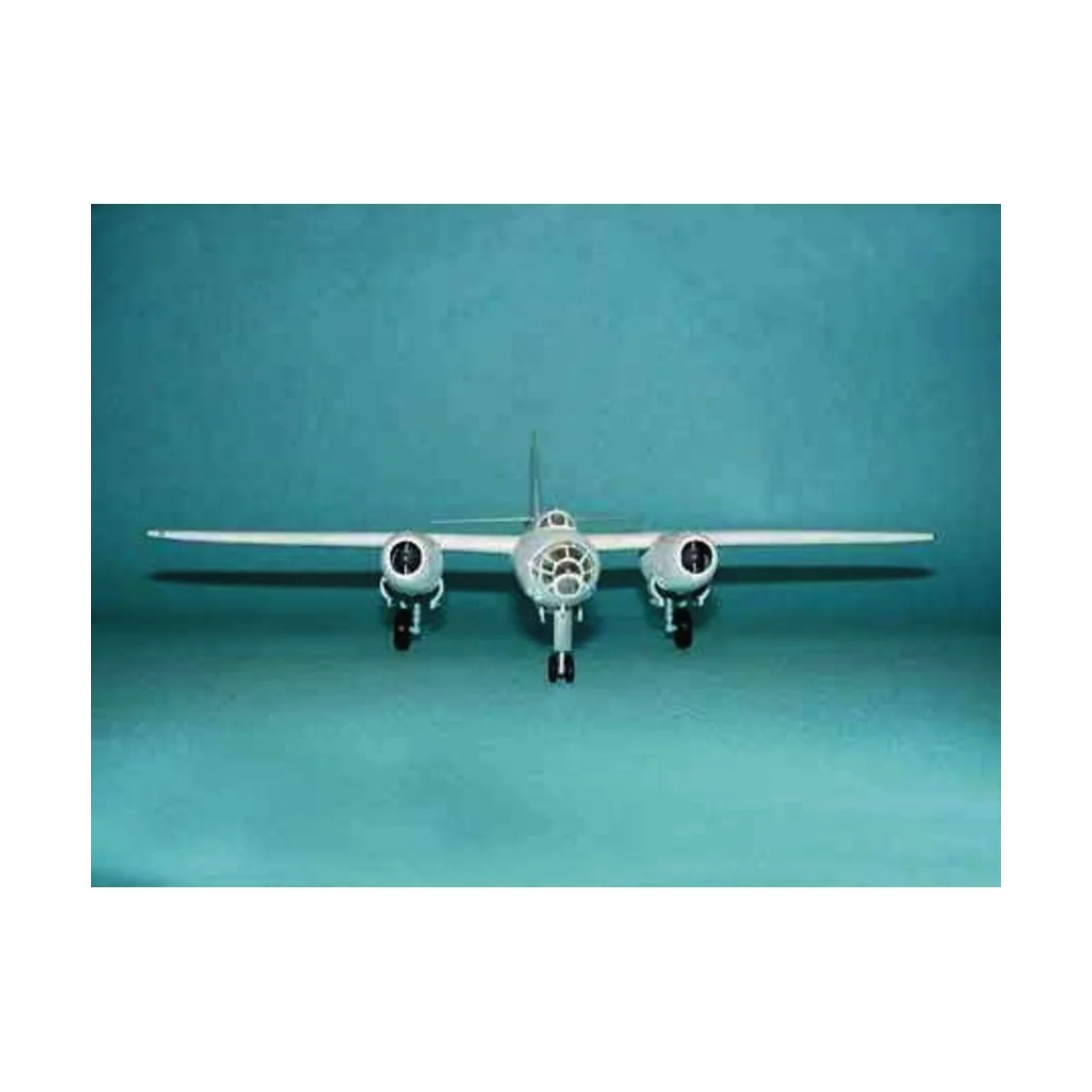 Harbin H-5 Bomber, 1/72 - Trumpeter 01603 Harbin H-5 Bomber, 1/72 - Trumpeter 01603