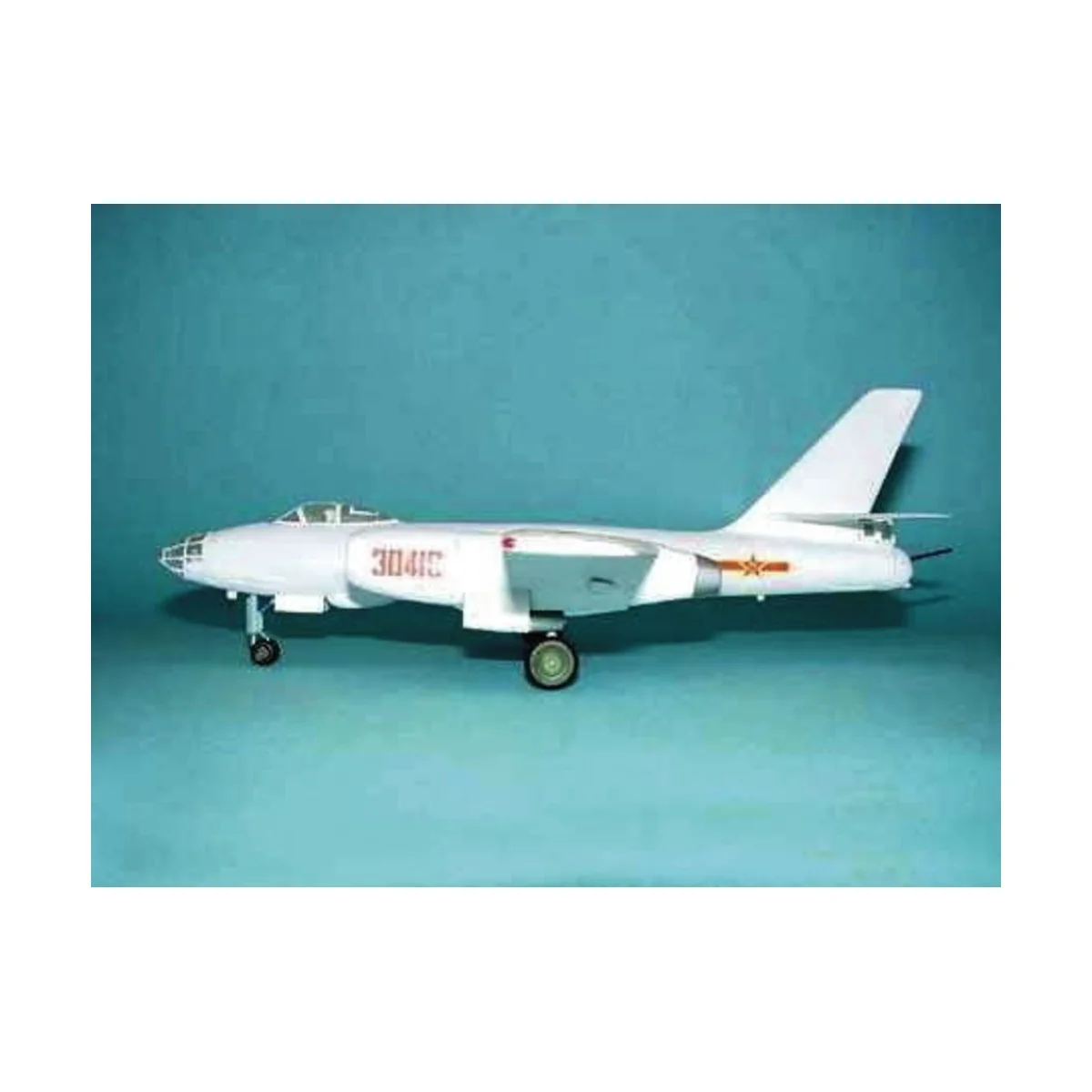 Harbin H-5 Bomber, 1/72 - Trumpeter 01603 Harbin H-5 Bomber, 1/72 - Trumpeter 01603