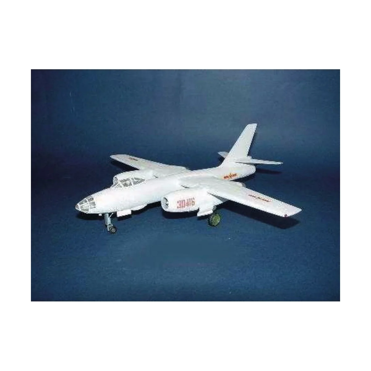 Harbin H-5 Bomber, 1/72 - Trumpeter 01603 Harbin H-5 Bomber, 1/72 - Trumpeter 01603