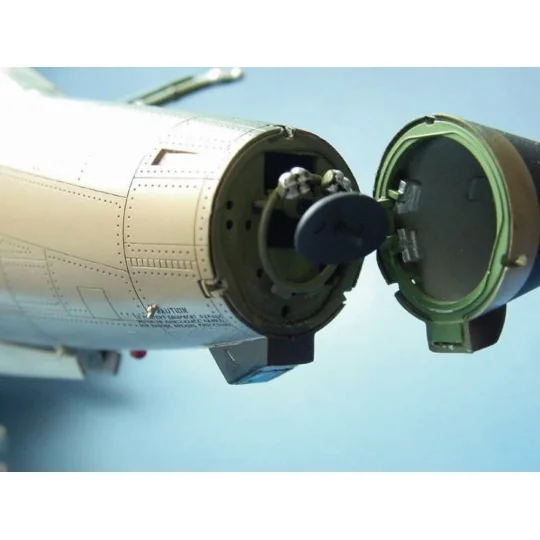 Republic F-105 D Thunderchief - Trumpeter 02201