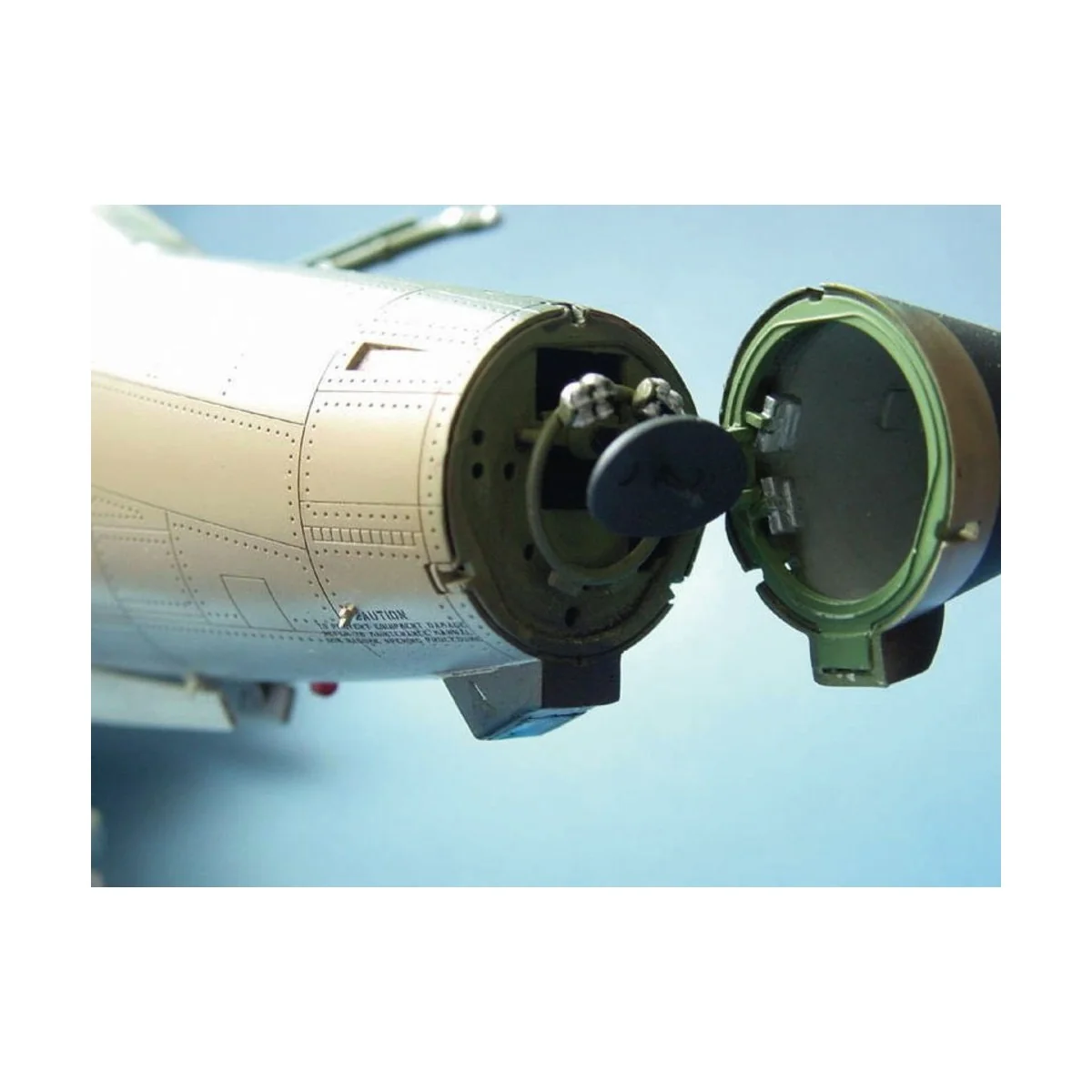 Republic F-105 D Thunderchief, 1/32 - Trumpeter 02201 Republic F-105 D Thunderchief, 1/32 - Trumpeter 02201