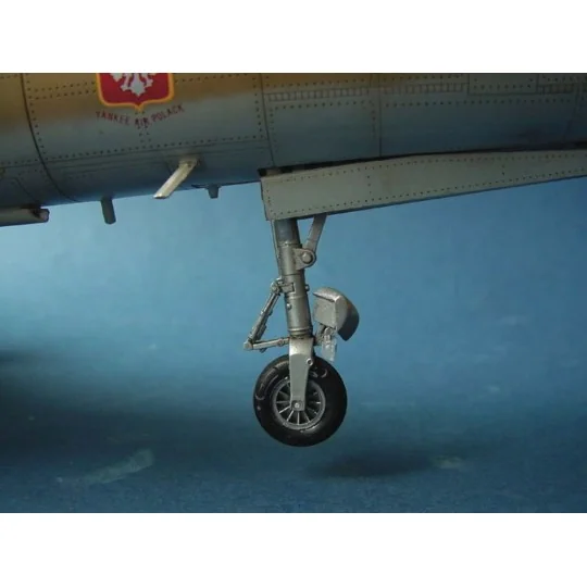 Republic F-105 D Thunderchief - Trumpeter 02201