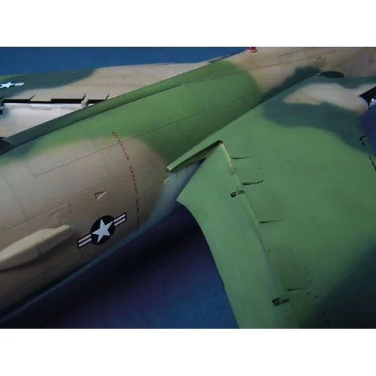 Republic F-105 D Thunderchief, 1/32 - Trumpeter 02201 Republic F-105 D Thunderchief, 1/32 - Trumpeter 02201