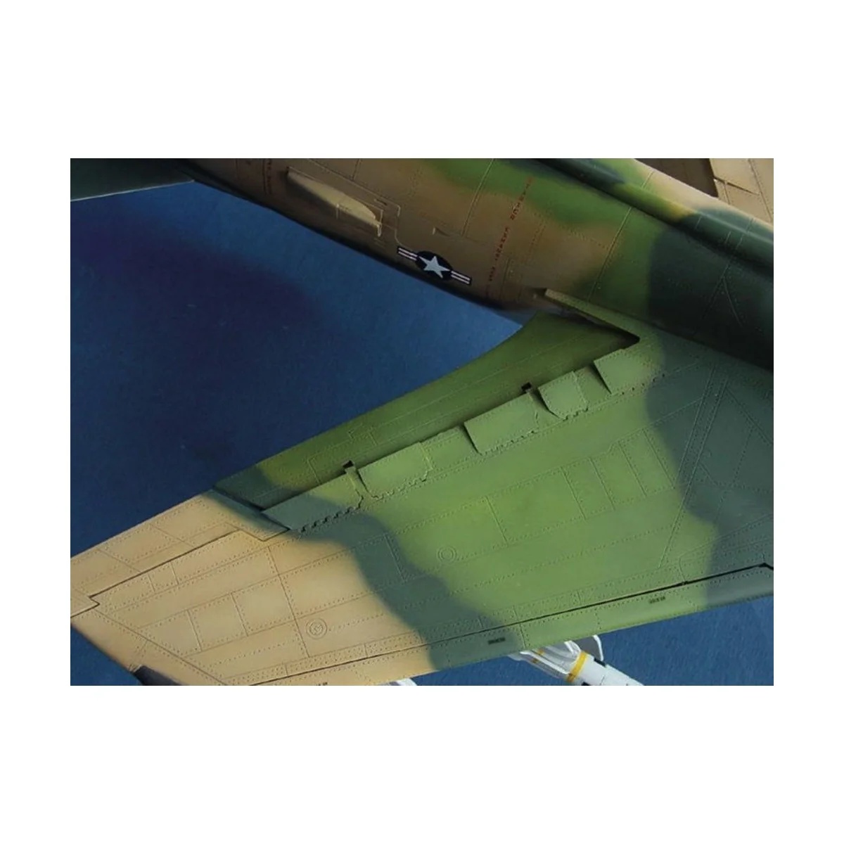 Republic F-105 G Wild Weasel - Trumpeter 02202