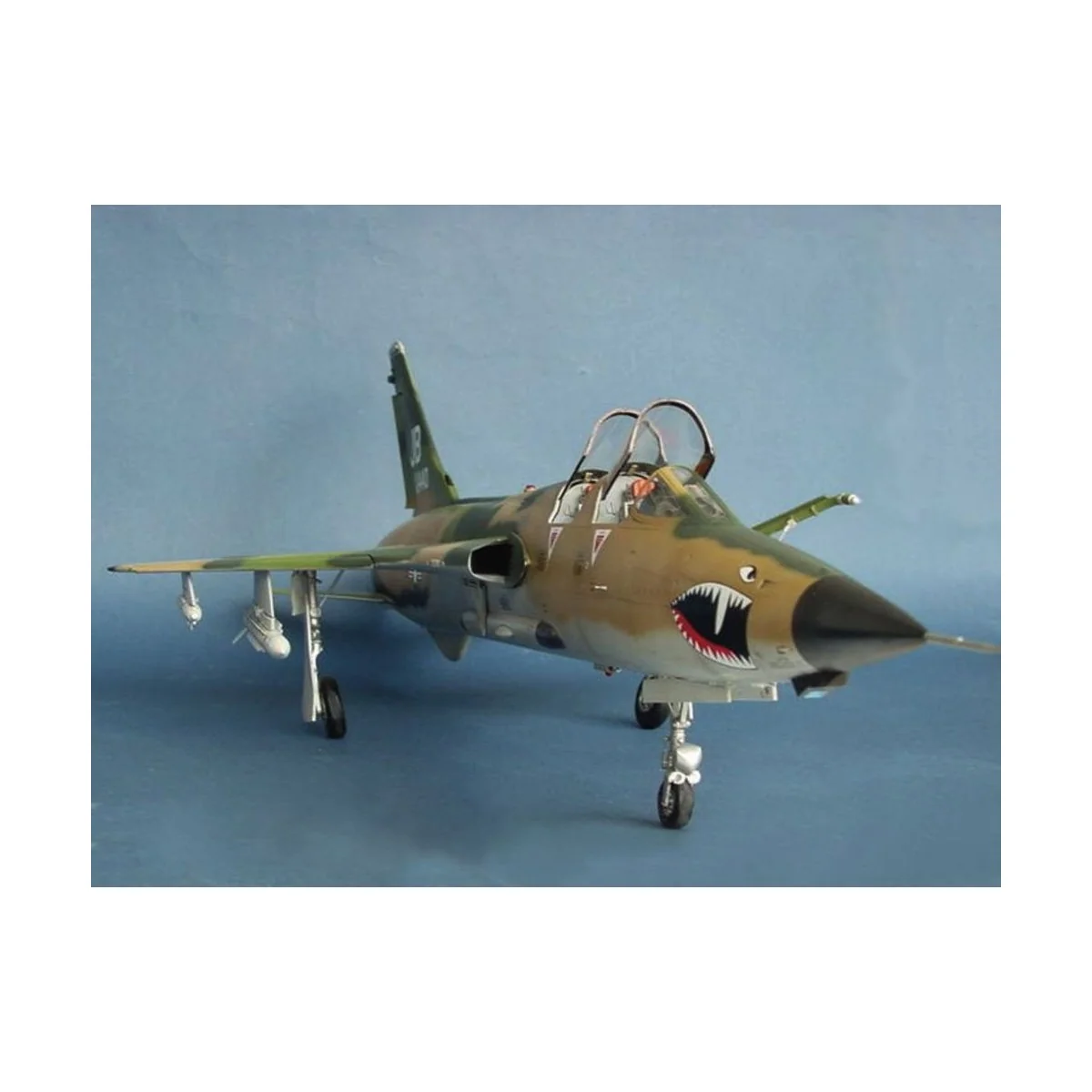 Republic F-105 G Wild Weasel - Trumpeter 02202
