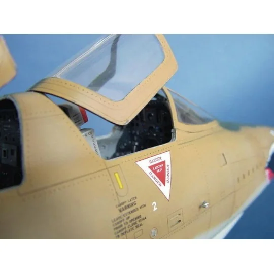 Republic F-105 G Wild Weasel, 1/32 - Trumpeter 02202