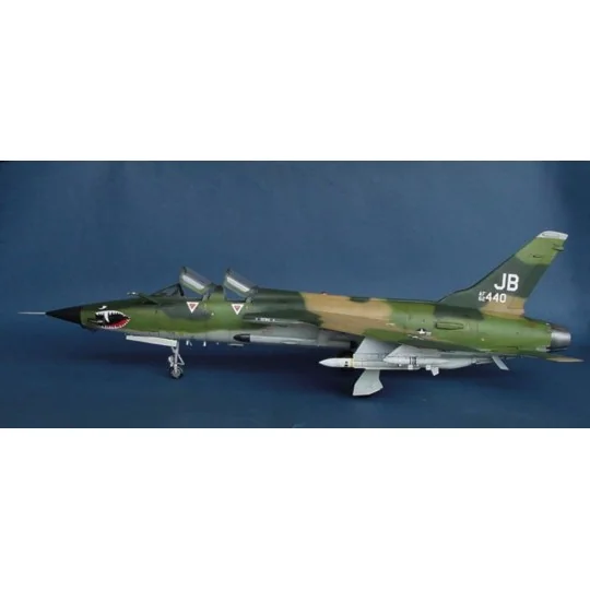 Republic F-105 G Wild Weasel, 1/32 - Trumpeter 02202