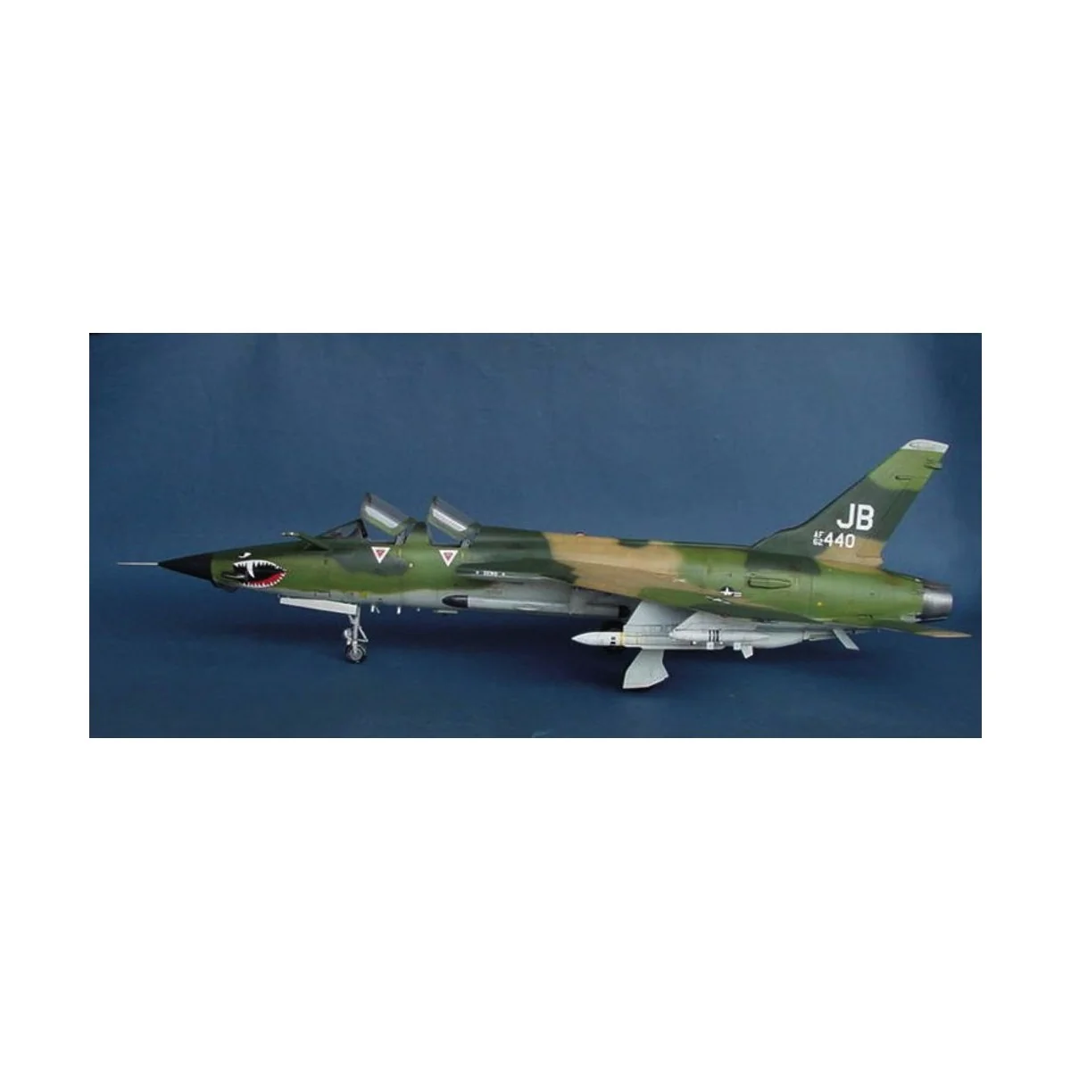 Republic F-105 G Wild Weasel - Trumpeter 02202