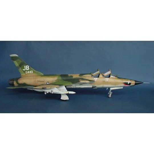 Republic F-105 G Wild Weasel - Trumpeter 02202