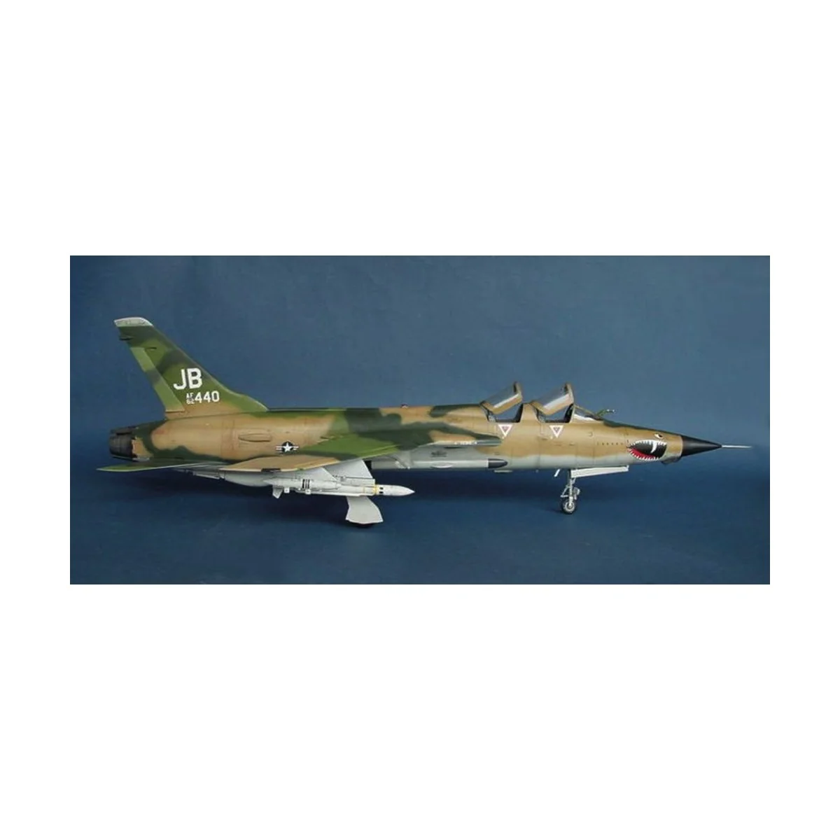 Republic F-105 G Wild Weasel - Trumpeter 02202
