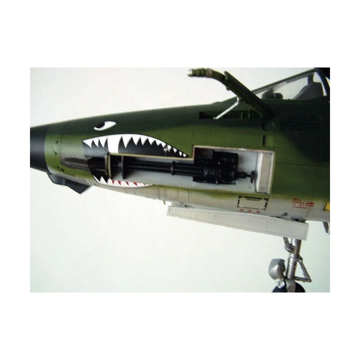 Republic F-105 G Wild Weasel - Trumpeter 02202